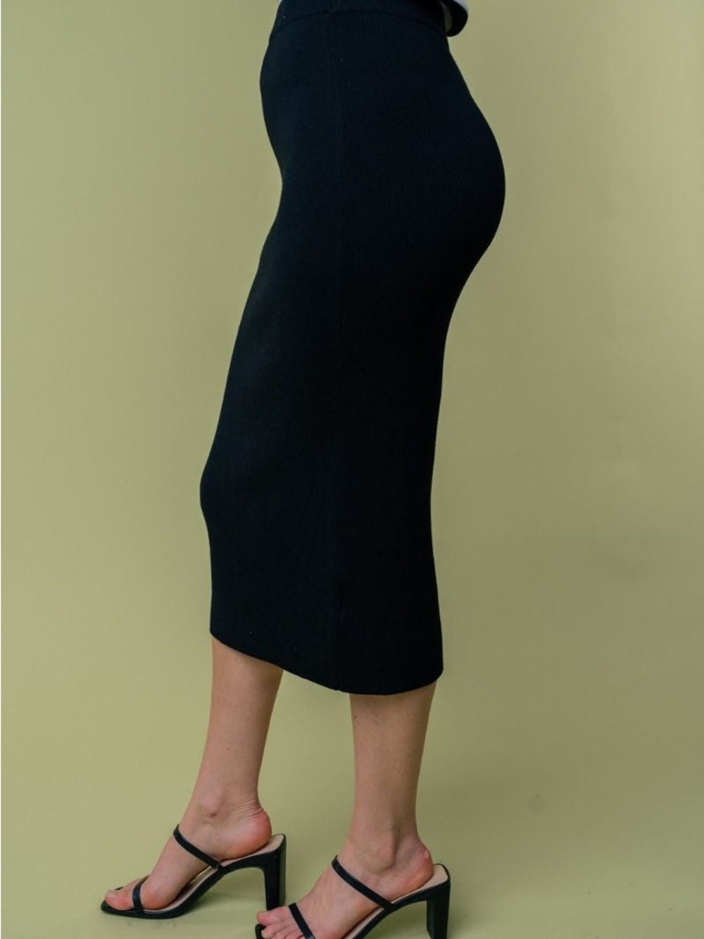 XL High Waisted Black Ribbed Knit Midi Skirt